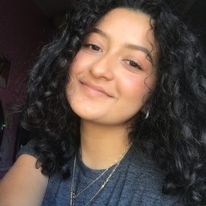 Meet your Posher, Mayra